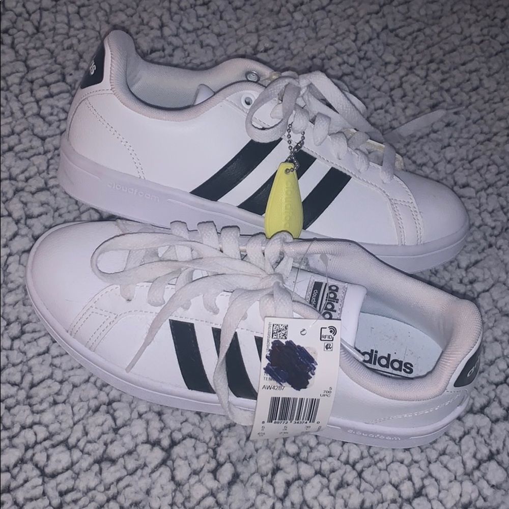 adidas cloud foam tennis-shoes